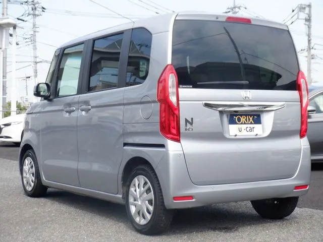 N BOX(ホンダ)の車両写真