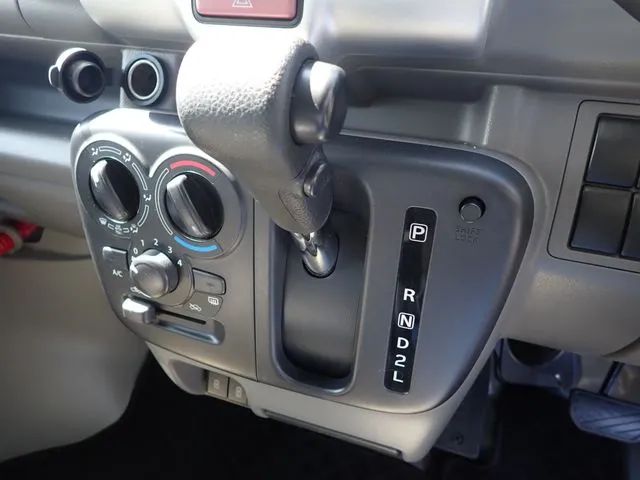 スクラムバン（マツダ）の車両写真