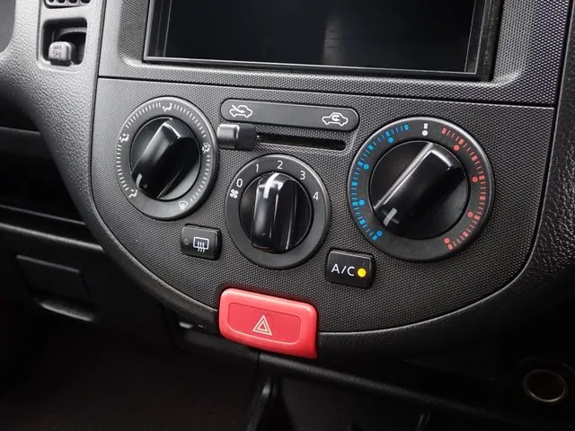 NV150 AD 2WD(ニッサン)の車両写真