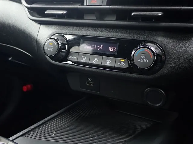 ノート(ニッサン)の車両写真