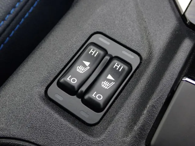 SUBARU XV ハイブリッド(スバル)の車両写真