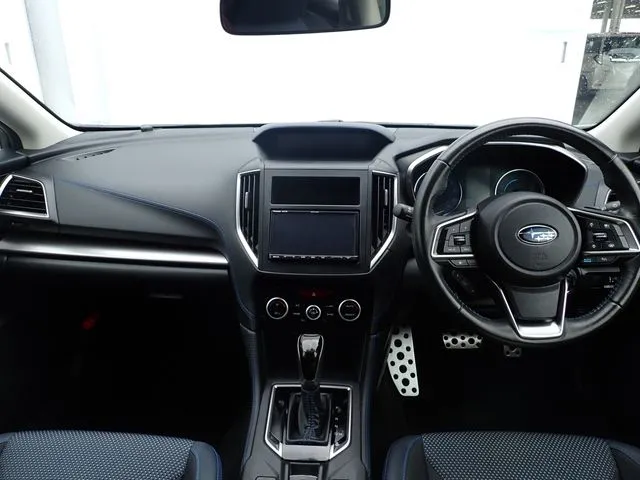 SUBARU XV ハイブリッド(スバル)の車両写真
