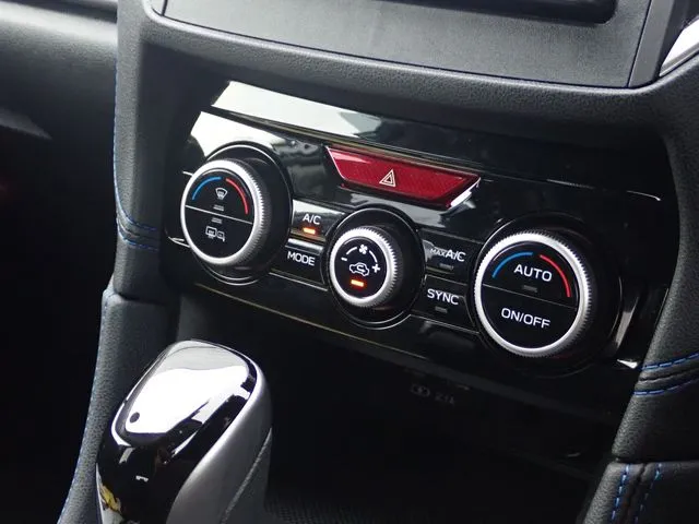 SUBARU XV ハイブリッド(スバル)の車両写真