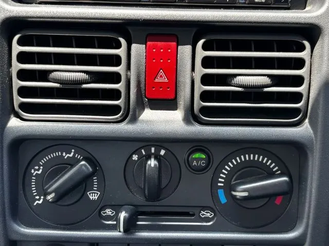 NT100クリッパー(ニッサン)の車両写真