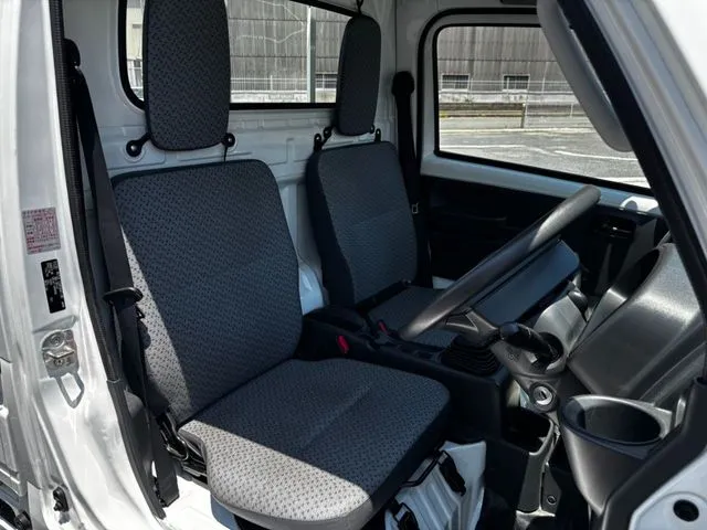 NT100クリッパー(ニッサン)の車両写真