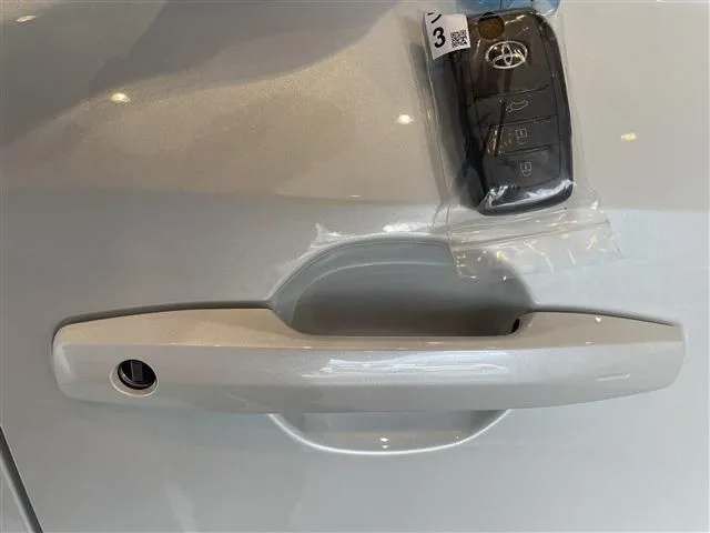 トヨタ　ＲＡＶ４　ハイブリッド　４ＷＤ