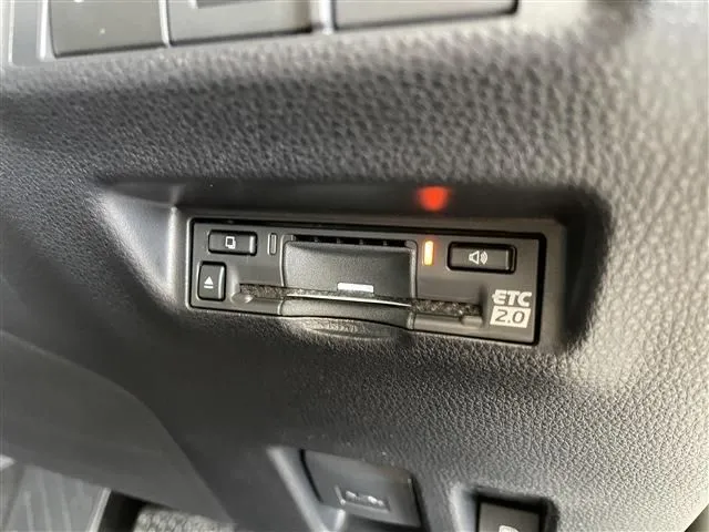 トヨタ　ＲＡＶ４　ハイブリッド　４ＷＤ