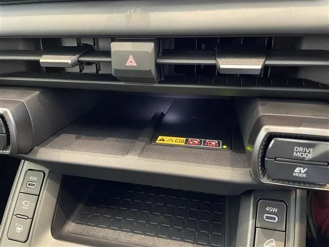 トヨタ　ＲＡＶ４　ハイブリッド　４ＷＤ
