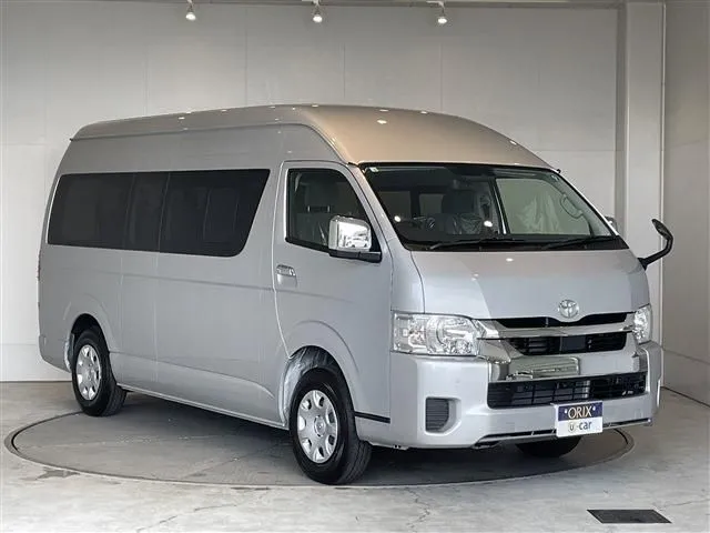 トヨタ　ハイエースワゴン　４ＷＤ
