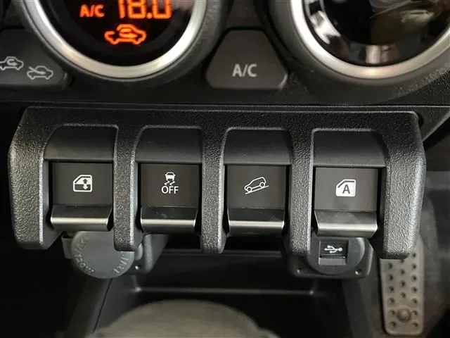 スズキ　ジムニー　４ＷＤ