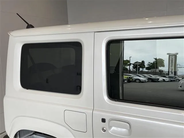 スズキ　ジムニー　４ＷＤ