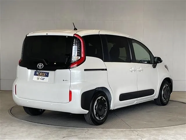 トヨタ　シエンタ　ハイブリッド