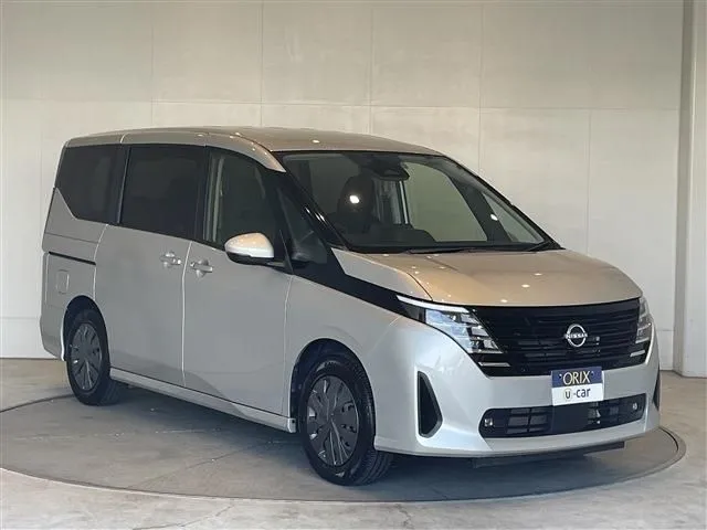 セレナ(ニッサン)の車両写真