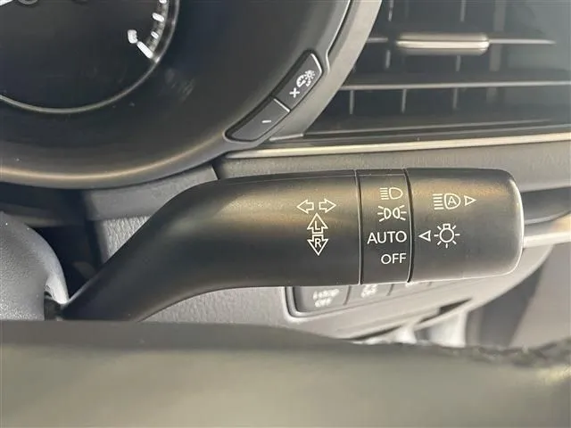 MAZDA3 ファストバック(マツダ)の車両写真