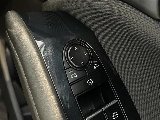 MAZDA3 ファストバック(マツダ)の車両写真