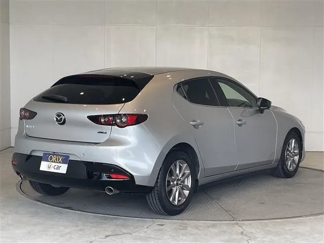 MAZDA3 ファストバック(マツダ)の車両写真