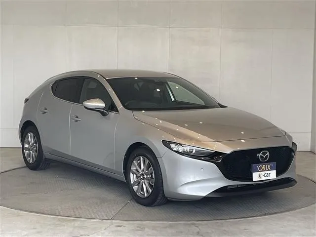 MAZDA3 ファストバック(マツダ)の車両写真