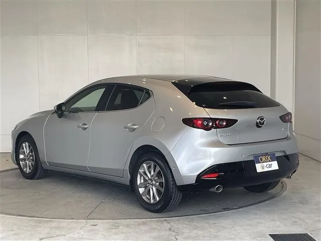 MAZDA3 ファストバック(マツダ)の車両写真