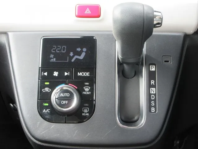 ミラ トコット 4WD(ダイハツ)の車両写真