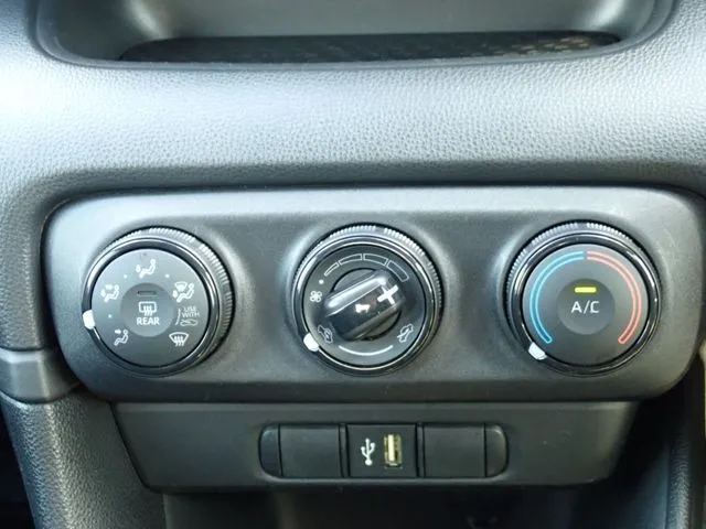 ヤリス(トヨタ)の車両写真