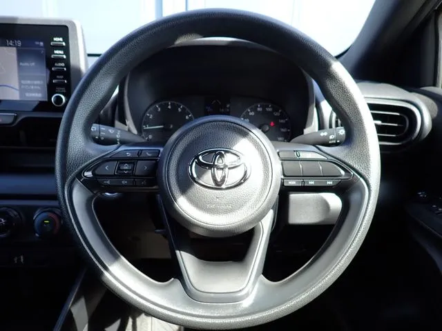 ヤリス(トヨタ)の車両写真