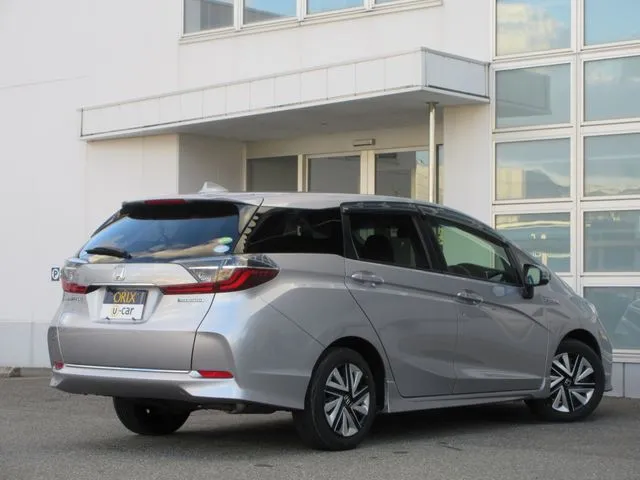 シャトル ハイブリッド(ホンダ)の車両写真