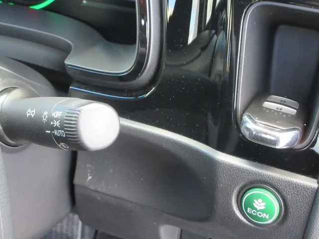 シャトル ハイブリッド(ホンダ)の車両写真