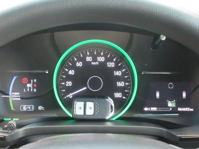 シャトル ハイブリッド(ホンダ)の車両写真