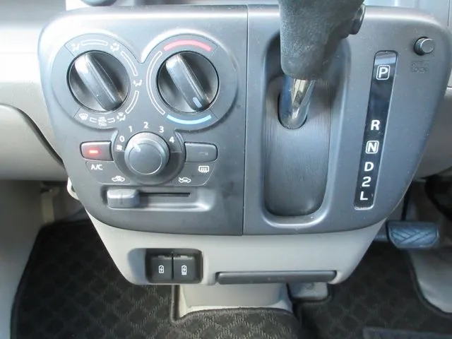 エブリイバン 4WD(スズキ)の車両写真