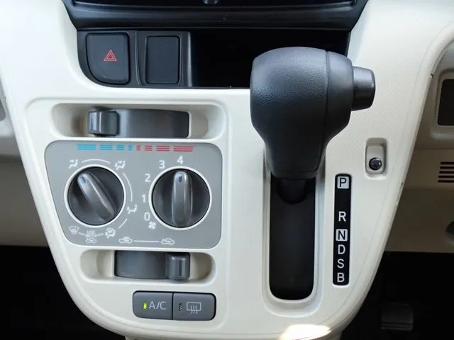 ムーヴ(ダイハツ)の車両写真