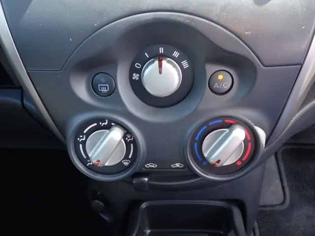 マーチ（ニッサン）の車両写真