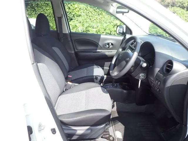 マーチ（ニッサン）の車両写真