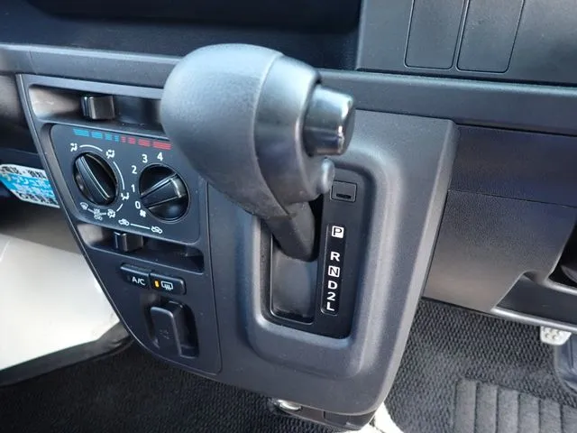 ハイゼットカーゴ(ダイハツ)の車両写真