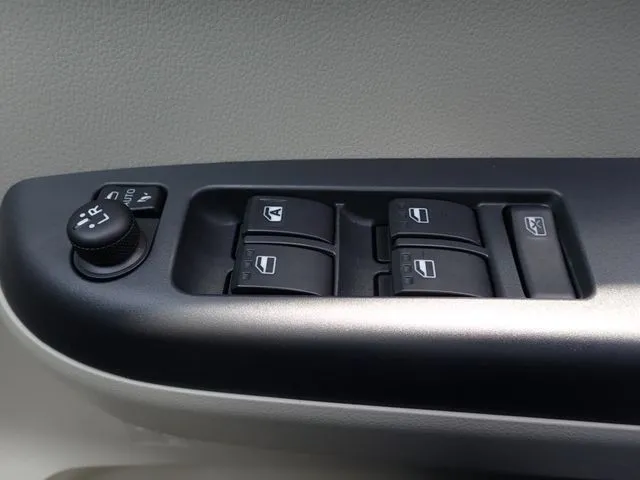 パッソ（トヨタ）の車両写真