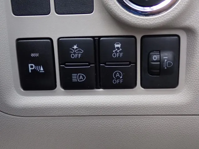 パッソ（トヨタ）の車両写真