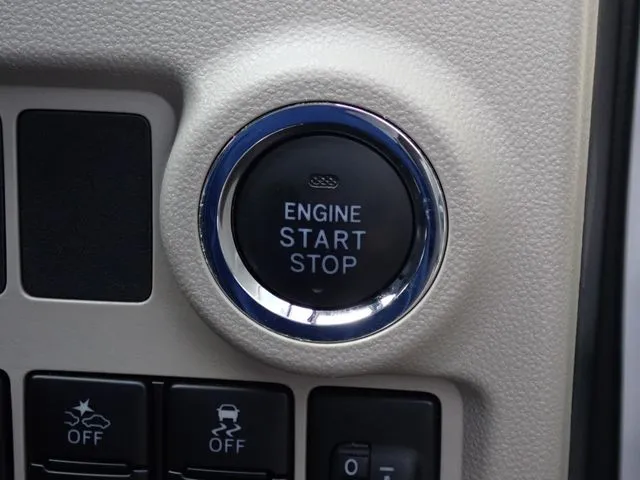 パッソ（トヨタ）の車両写真