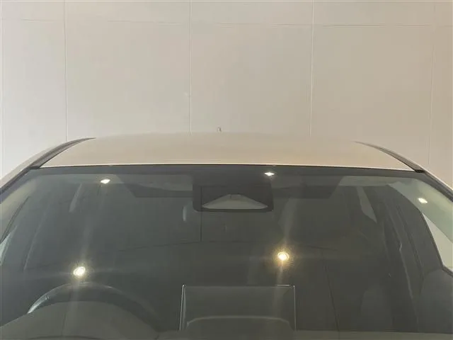 カローラ ツーリング ハイブリッド(トヨタ)の車両写真