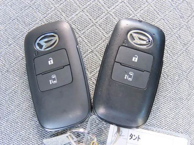 タント(ダイハツ)の車両写真