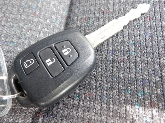 シエンタ ハイブリッド(トヨタ)の車両写真