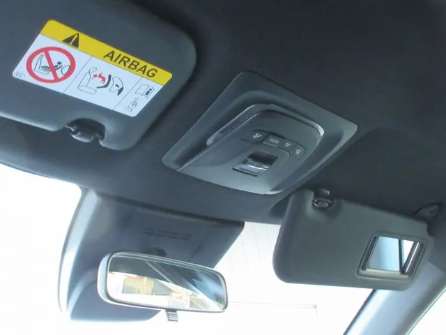 カローラクロス ハイブリッド(トヨタ)の車両写真