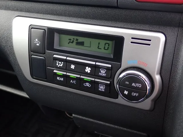 トヨタ　ハイエースバン　２ＷＤ