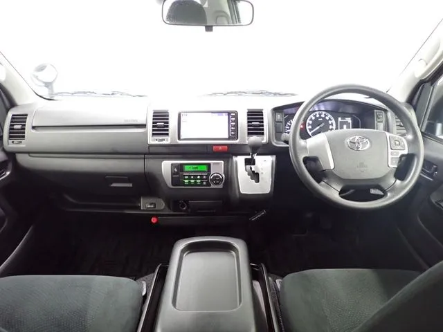 トヨタ　ハイエースバン　２ＷＤ