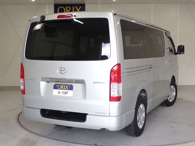 トヨタ　ハイエースバン　２ＷＤ