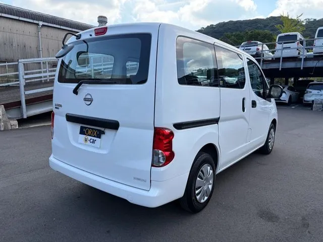 ＮＶ２００バネットバン（ニッサン）の車両写真