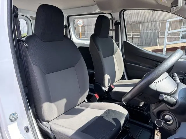 ＮＶ２００バネットバン（ニッサン）の車両写真