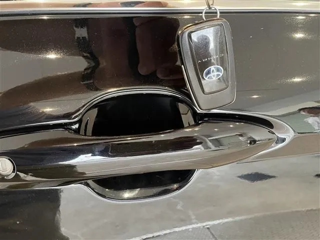 カムリ ハイブリッド(トヨタ)の車両写真