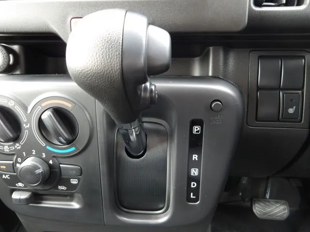 ニッサン　クリッパーバン