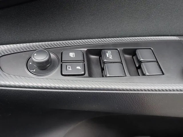 MAZDA2(マツダ)の車両写真