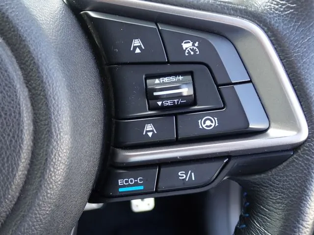 SUBARU XV ハイブリッド(スバル)の車両写真