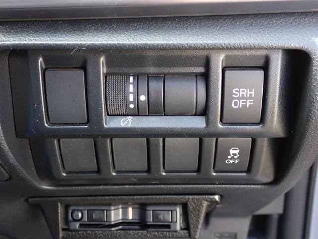SUBARU XV ハイブリッド(スバル)の車両写真